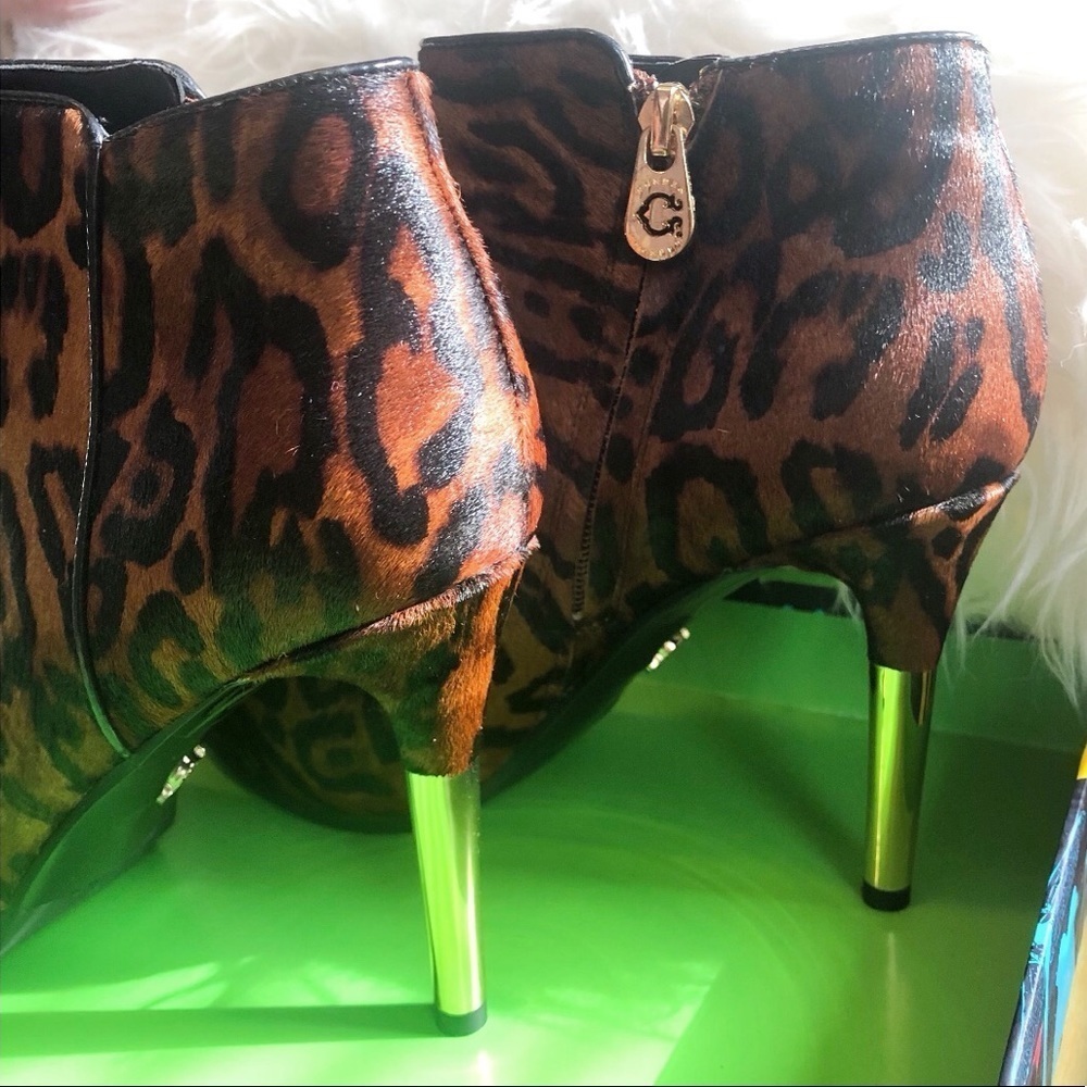C Wonder Gold Heel Bootie NIB - Picture 8 of 14